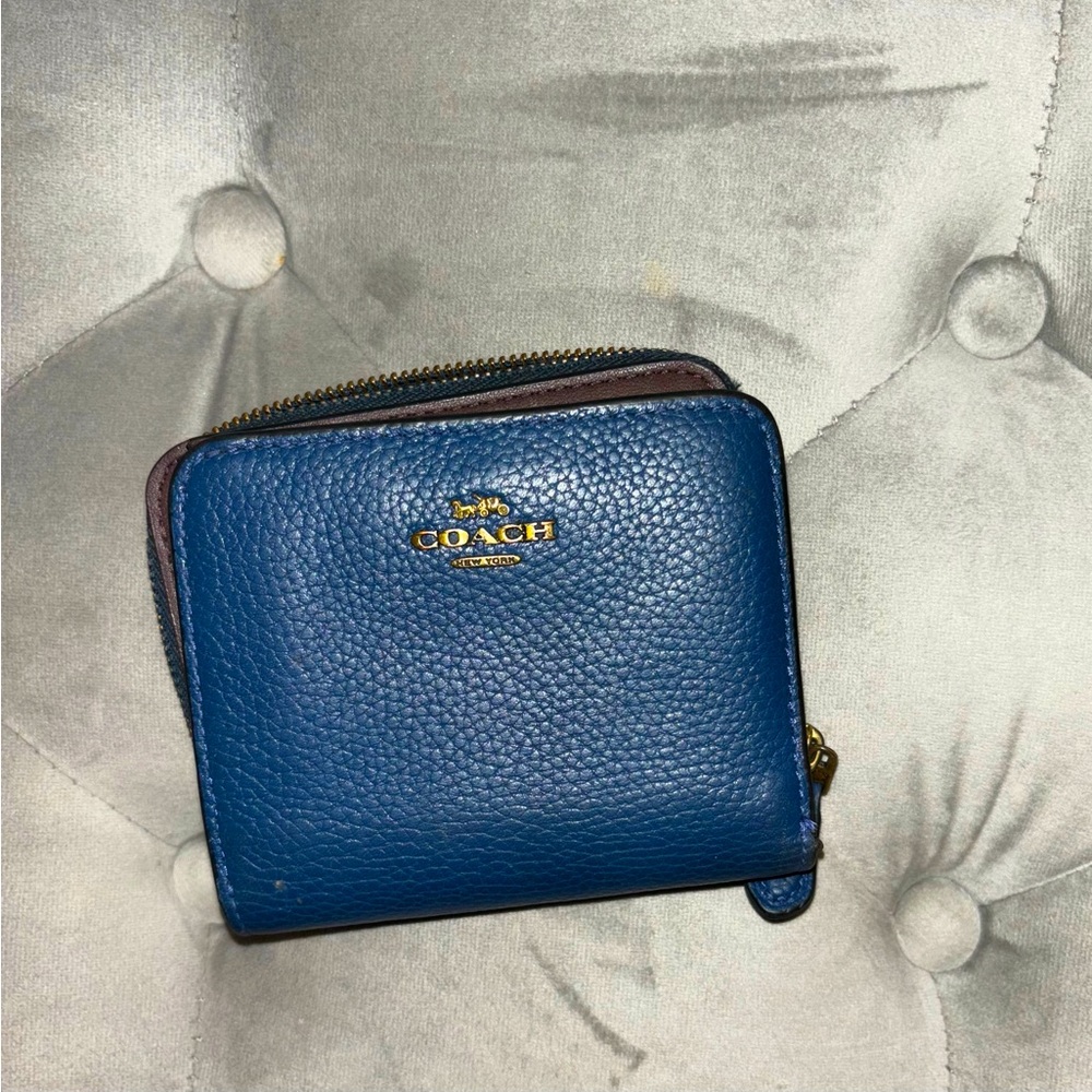 NWT Coach Blue Colorblock Pebble Leather Billfold Wallet W/Exterior Coin Pocket